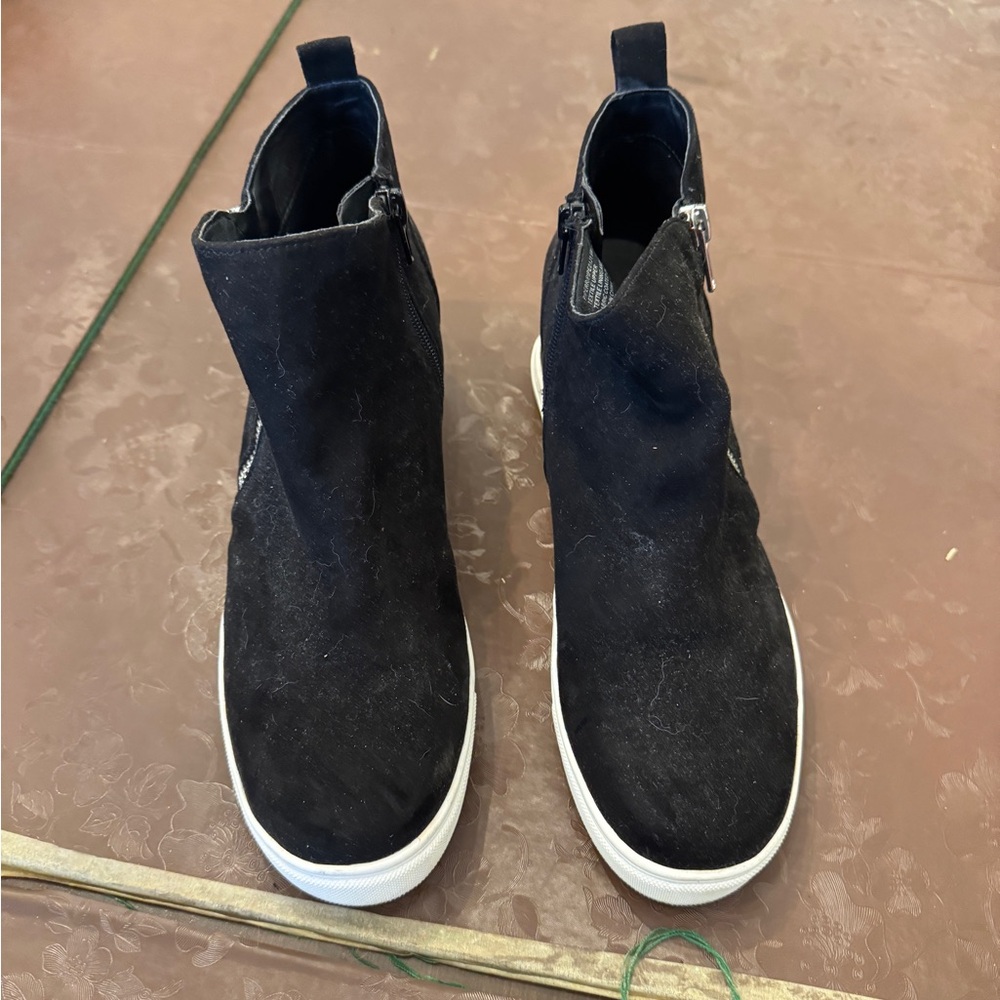 Steve Madden women black zip 8.5